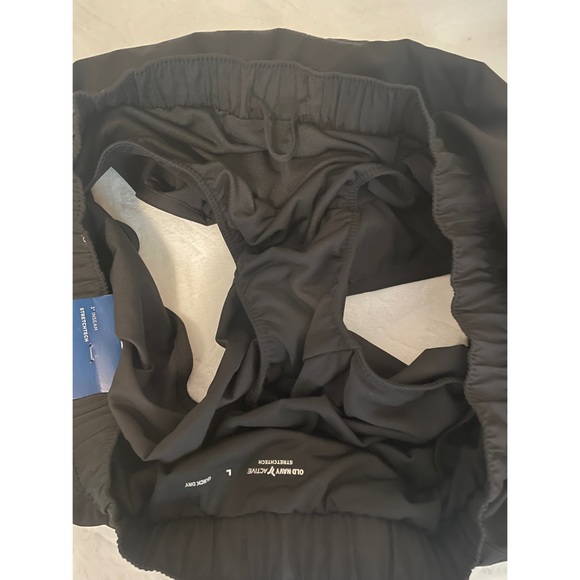 OLD NAVY 3” Inseam Stretchtech Shorts 🖤 - Picture 4 of 5